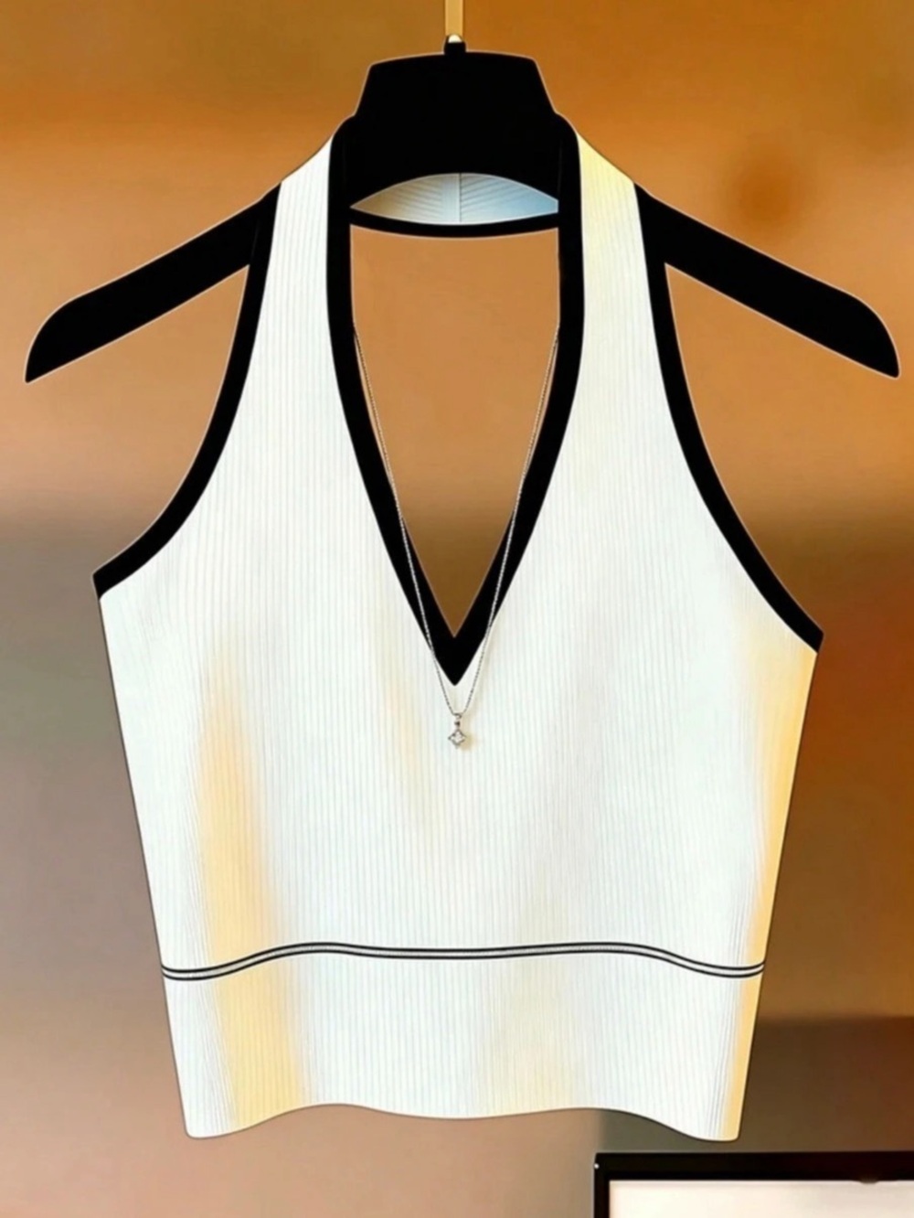 V-Neck Rib Halter Top. White & Black Size XL NWOT